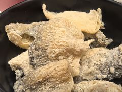 炸鱼皮-肥汁米蘭香港米线(长宁来福士店)