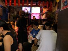 等位区-爆炸头阿姨小四川正宗川味小吃(无任何分店)