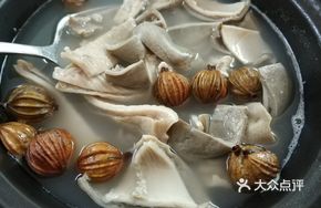 Pepper-Boiled Pig's Trotter