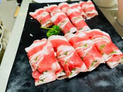 内蒙特色沙葱羊肉卷-海底捞火锅(让胡路万达店)