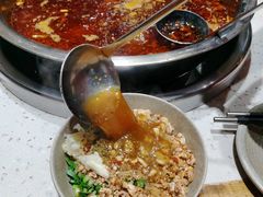 -肖肖酸萝卜鱼火锅(总店)