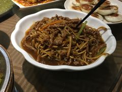 撒子牛肉丝-刘胖子家常菜·蹄花焖藕(中南店)