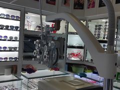 -臻美视爵眼镜·明月·依视路·蔡司折扣店(广渠门店)