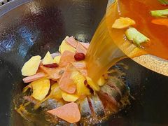 -老刘生态大鱼坊铁锅炖鱼(赛马场店)