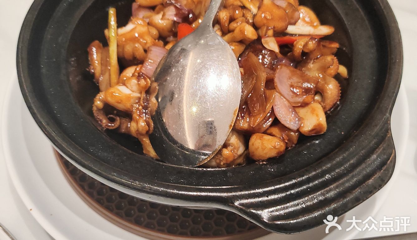 粤式特色餐厅 | 粤来记海鲜生蚝鸡煲