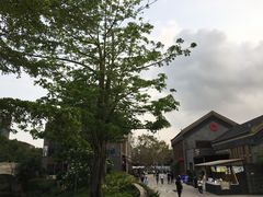 -URBAN REVIVO(欢乐海岸购物中心店)