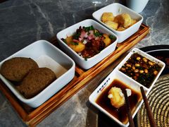 -野山舂·贵州现舂酸汤牛肉(民生路店)