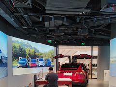 -TESLA 特斯拉(上海太古汇体验店)