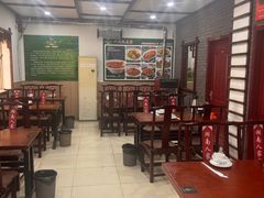 -湖南人家湘菜馆(镇江路店)
