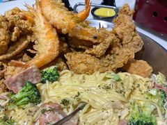 炸鸡配奶油意大利面-HOTISLAND海鸡岛·韩国料理(江南西店)