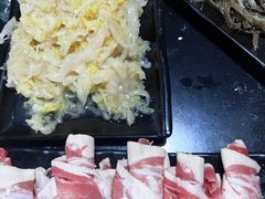 -果松木炭酸菜铜火锅·外婆参鸡汤