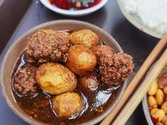 -董哥山城碗碗香(美专校街店)