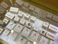 -海星奢选二手奢侈品手表包包鉴定回收寄卖(墨玉南路店)