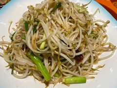 酸辣豆芽-直隶安家牛肉罩饼(建华店)