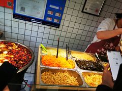 自助取餐区-三兄弟高炉烧饼