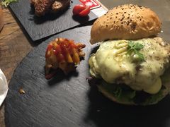 -HIGH FIVE哈福手工汉堡(桂林路店)