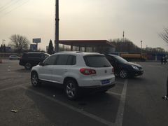 -窦店服务区-停车场