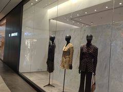 -URBAN REVIVO(上海中庚漫游城店)
