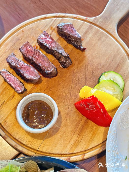 娱刻cafe grooveM级谷饲牛排图片