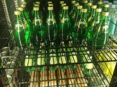 -浅深休闲酒店-停车场