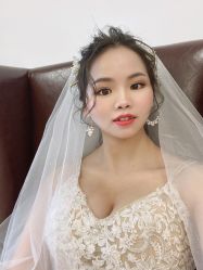 -现代经典婚纱摄影