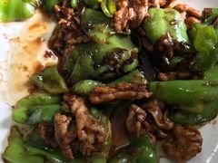 尖椒炒肉-新乡饭店