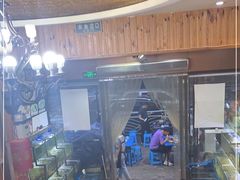 -老东镇啤酒屋海鲜加工·蒸汽海鲜·海鲜烧烤(台东店)