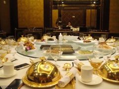 -王朝大酒店徐汇店-地面停车场