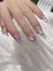 -花岐款式专研健康美甲沙龙