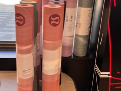 -lululemon(比斯特购物村店)