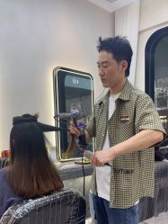-苏豪美发S A L O N烫发染发