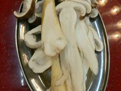松茸-老石黑山羊毛驴肉火锅(金凯广场店)