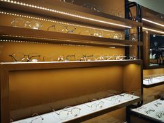 -罗伯特眼镜·蔡司官方授权(罗湖国贸店)