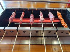 -哈尔滨小酒馆·鲜肉现穿自助烧烤(康新花园店)