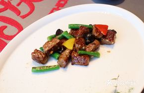 Black Garlic Stir-fried Australian Wagyu Beef