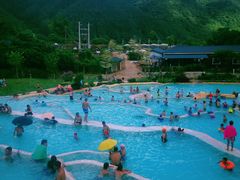 -十万大山布透温泉