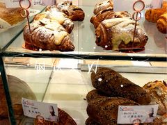 面包展示柜-老梦面包 CHEZMOREL(三源里店)