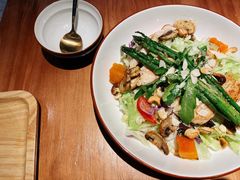 香煎鸡肉芦笋沙拉-POKEE VIA&Brunch·维娅(重庆来福士店)