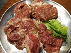 韩式腌猪王排-·缸桶屋·韩式牛肋条自助烤肉(西湖D11店)