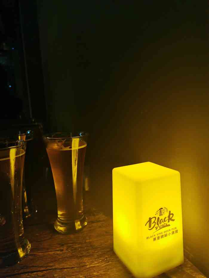 黑蔓精酿小酒馆-"团购了套餐来的,没想到七点多了店里好只有.