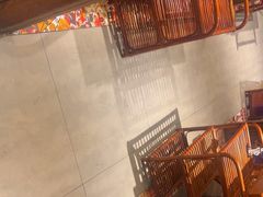 -东巴婆婆云南鱼豆花火锅(大东门店)
