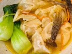 鸡松茸鸡汤抄手-花盐街·四川乐山小吃(西单大悦城店)