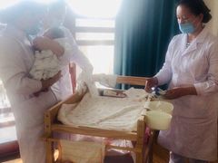 -萧乐母婴·住家月嫂·育婴师