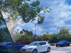 -奕欧来上海购物村停车场