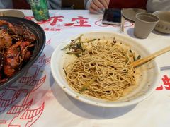 -肥肥虾庄·金牌油焖大虾(汉街SKP店)