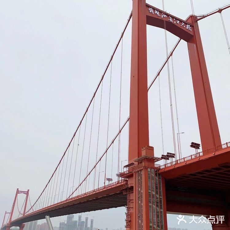 武汉市民休闲好去处，还有雄伟壮观的鹦鹉洲长江大桥