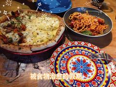 狂野拼榴莲披萨-盘炉forenza·云贵川融合小食堂 ( 钟楼中柳巷店)