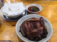 咸菜烧白-饭饱香土碗菜(新科店)