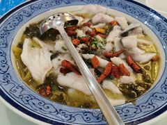 招牌酸菜鱼-东江渔村·古典园林·30年粤菜老字号(太和店)