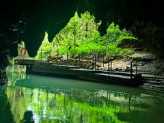 -怀托摩萤火虫洞